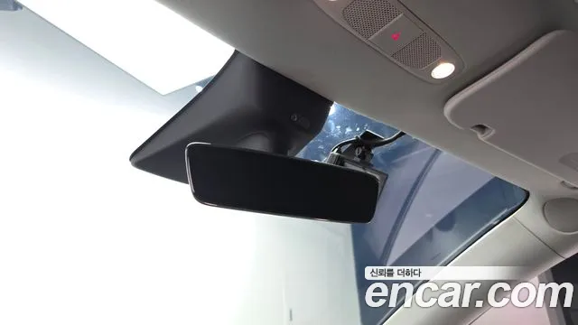 Tesla Model Y — Фото автомобиля 19