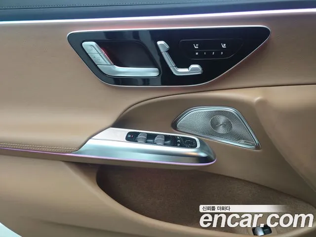 Mercedes-Benz E-Class — Фото автомобиля 13