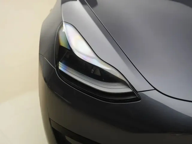 Tesla Model 3 — Фото автомобиля 9