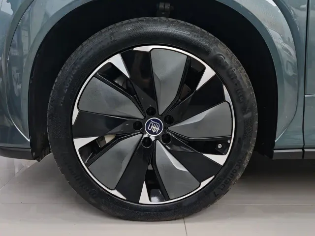 BYD Tang L — Фото автомобиля 15