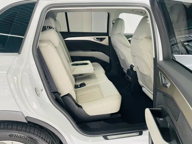 Audi Q5 e-tron — Фото автомобиля 13