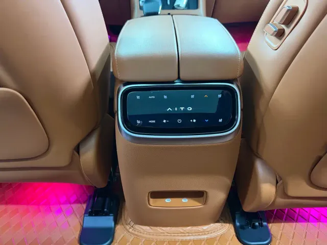 Aito M7 — Фото автомобиля 15