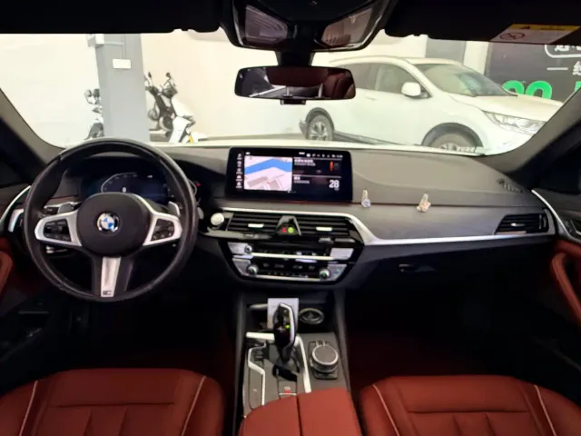 BMW 5 Series — Фото автомобиля 5
