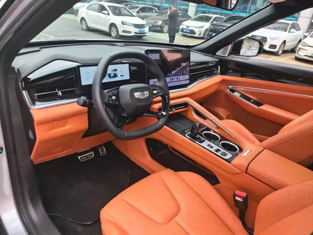 Geely Boyue — Фото автомобиля 7