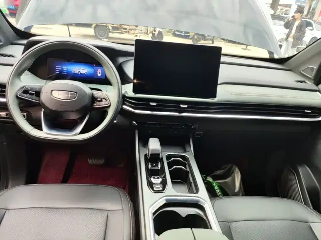 Geely Haoyue L — Фото автомобиля 9