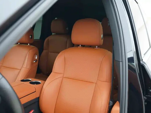 Li Auto L8 — Фото автомобиля 11