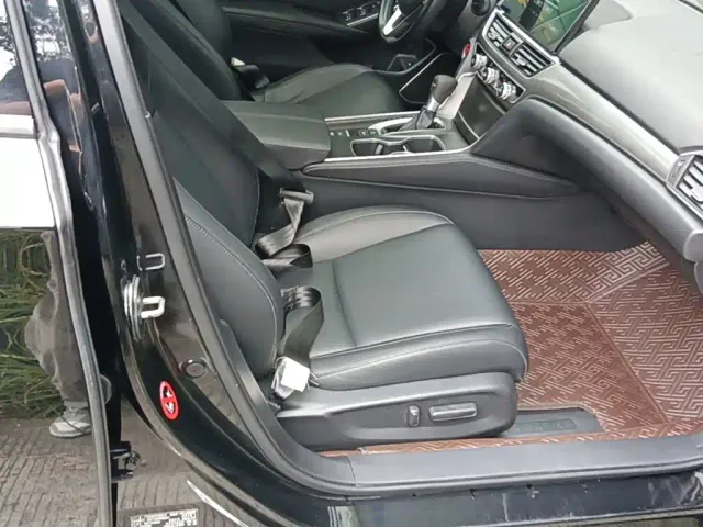 Honda Accord — Фото автомобиля 24