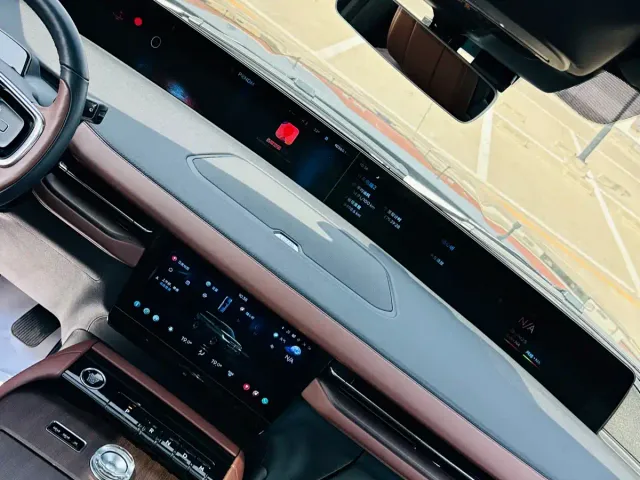 Lincoln Navigator — Фото автомобиля 28