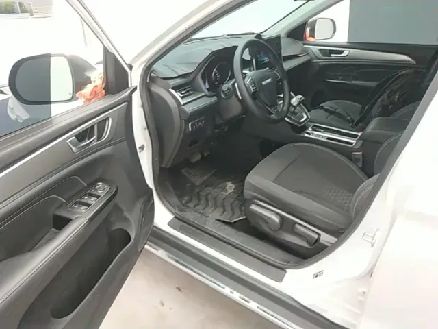 Haval M6 — Фото автомобиля 15