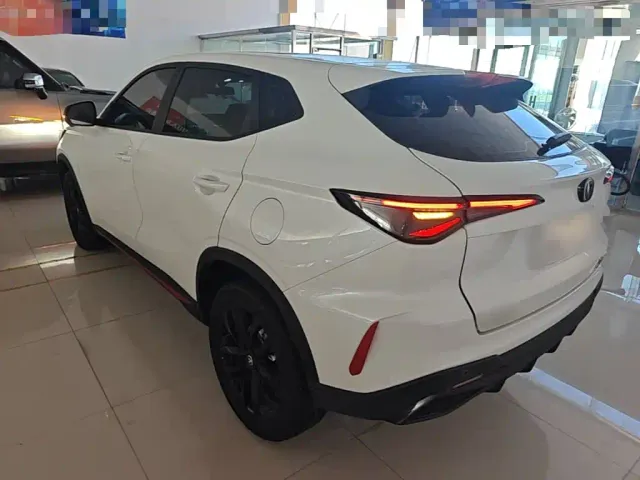 Changan X5 Plus — Фото автомобиля 4