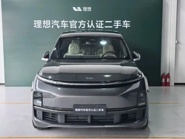 Li Auto L8 — Фото автомобиля 2