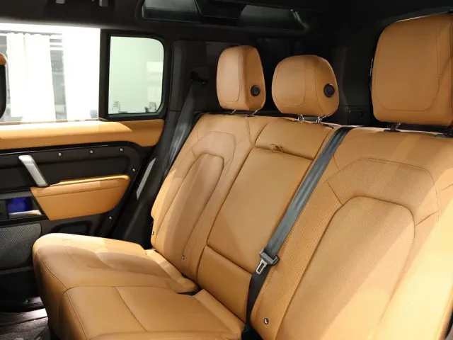 Land Rover Defender — Фото автомобиля 20