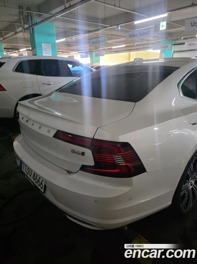 Volvo S90 — Фото автомобиля 4