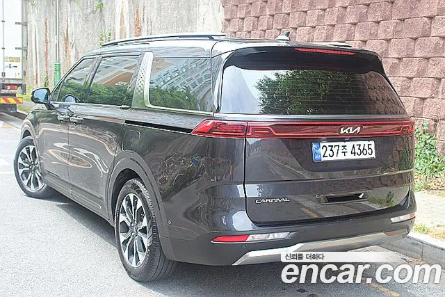 Kia Canival — Фото автомобиля 2