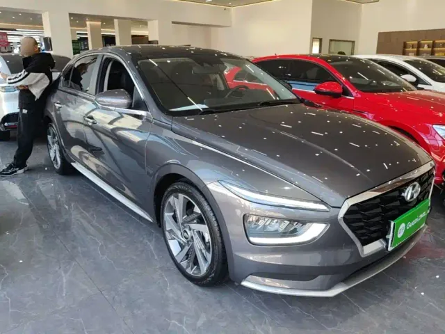 Hyundai Mistra — Фото автомобиля 3