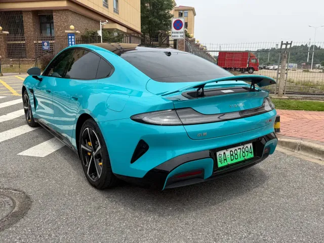 Xiaomi SU7 — Фото автомобиля 5