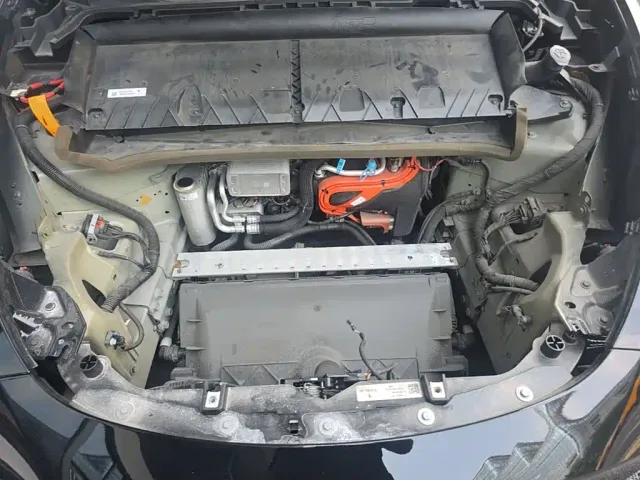 Tesla Model Y — Фото автомобиля 19