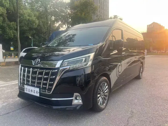 Фотография автомобиля — Toyota HIACE