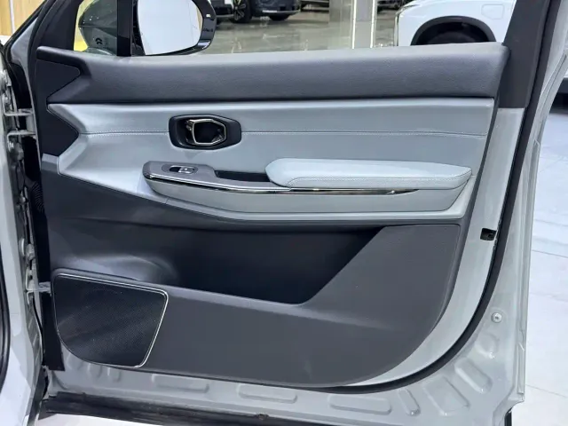 NIO NIO ES8 2020 415KM 6-Seater — Фото автомобиля 16