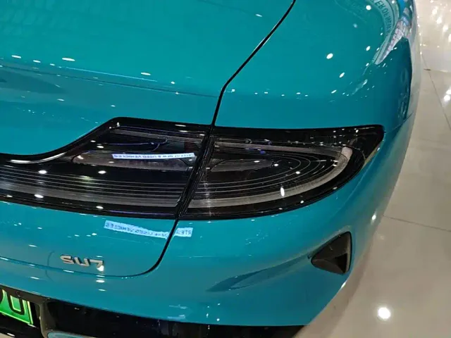 Xiaomi SU7 — Фото автомобиля 7