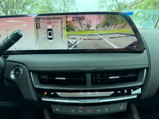 Cadillac CT5 — Фото автомобиля 18