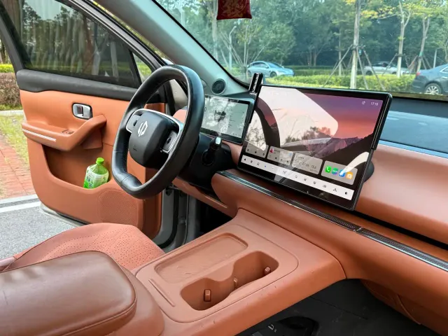 Leapmotor C10 — Фото автомобиля 9
