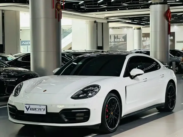 Фотография автомобиля — Porsche Panamera