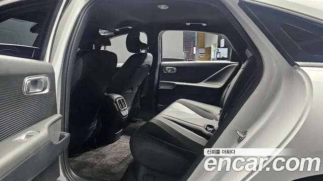 Hyundai Ioniq 6 — Фото автомобиля 12