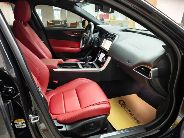 Jaguar XEL — Фото автомобиля 8