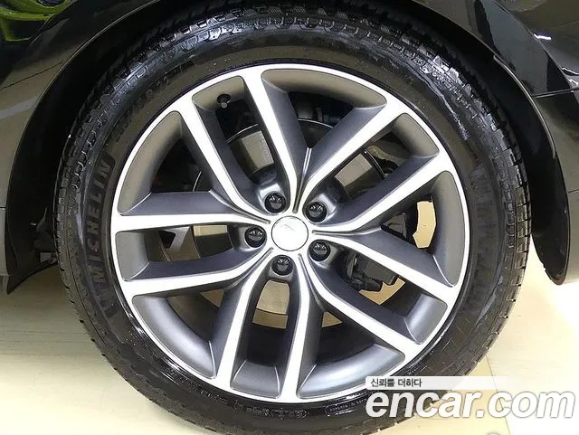 Land Rover Range Rover Sport — Фото автомобиля 3