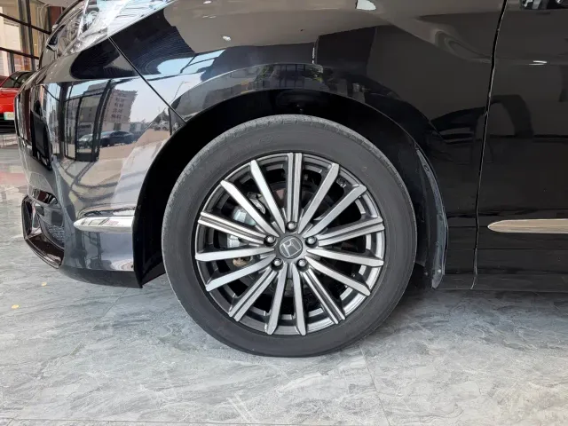 Honda Elysion — Фото автомобиля 9