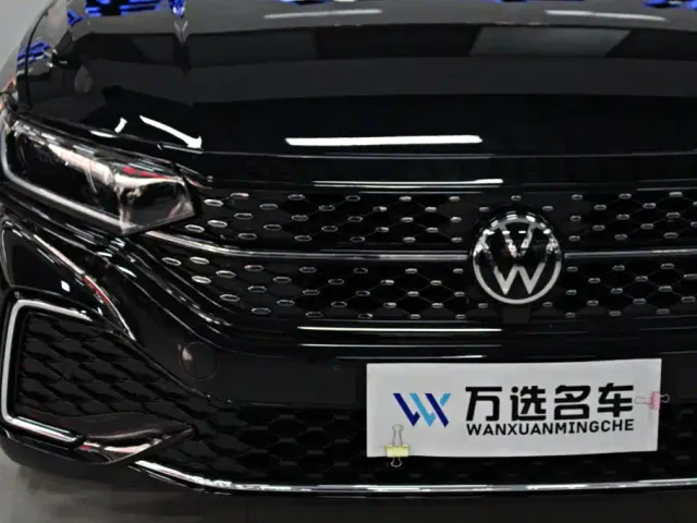 Volkswagen Passat — Фото автомобиля 3