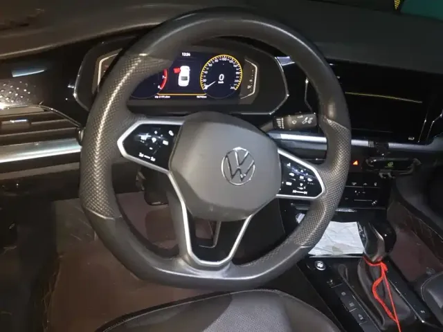 Volkswagen Passat — Фото автомобиля 15