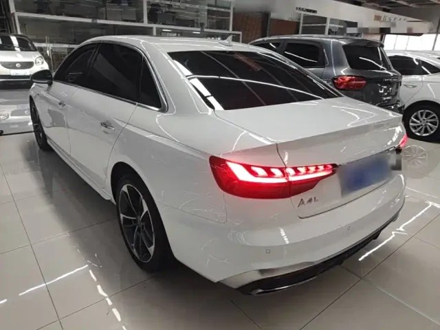 Audi A4L — Фото автомобиля 4