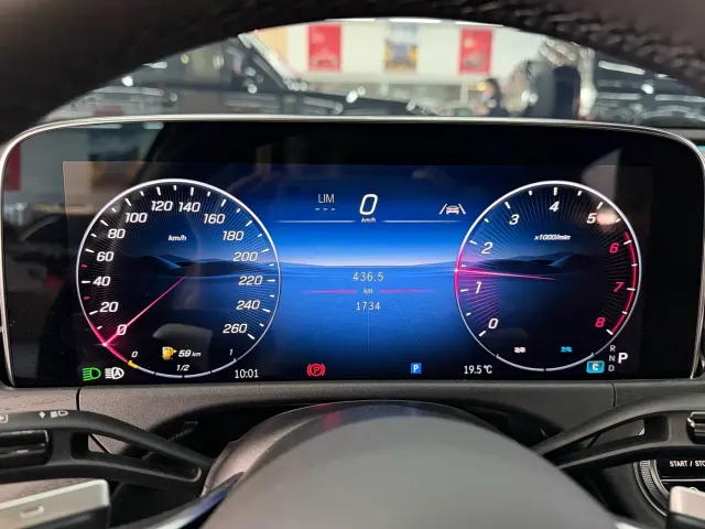 Mercedes-Benz E-Class — Фото автомобиля 7