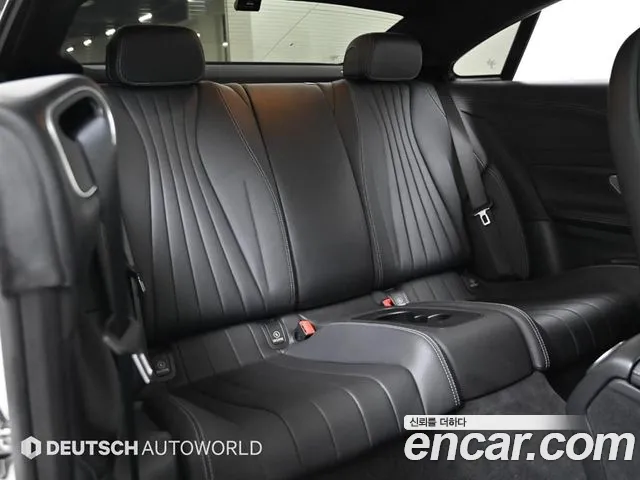 Mercedes-Benz E-Class — Фото автомобиля 12