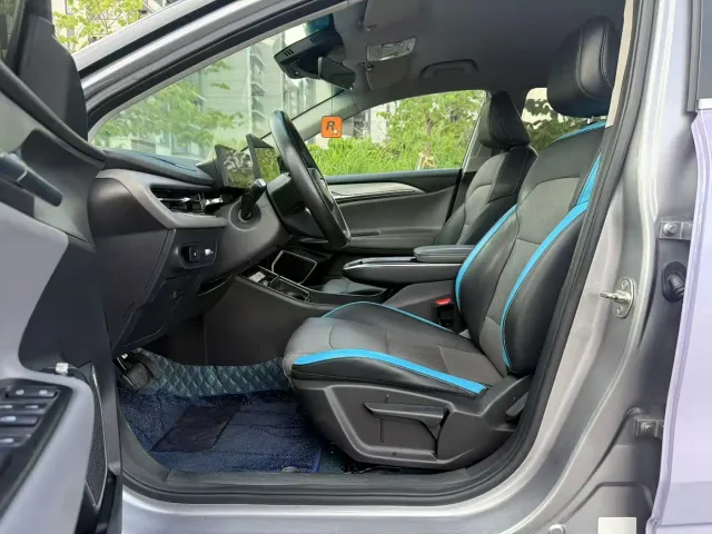 Geely Geometry G6 — Фото автомобиля 7
