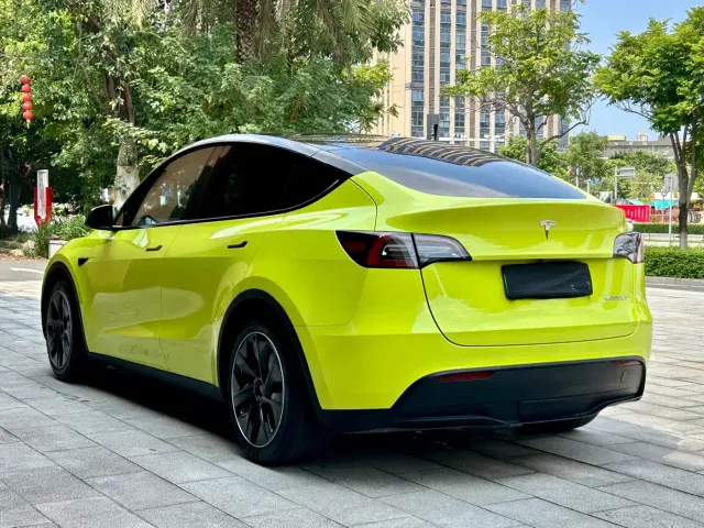 Tesla Model Y — Фото автомобиля 4