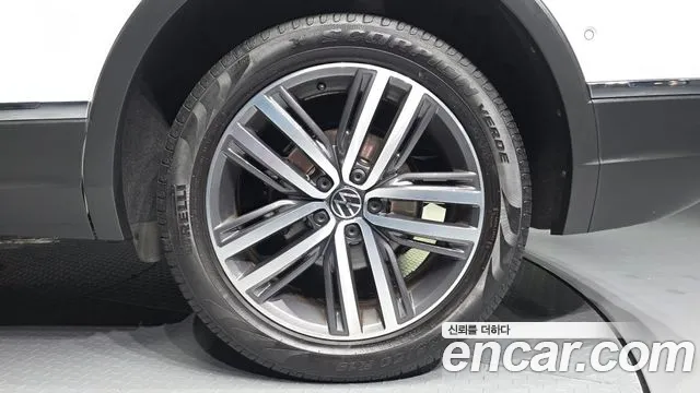 Volkswagen Tiguan — Фото автомобиля 21