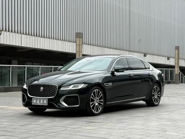 Фотография автомобиля — Jaguar XFL