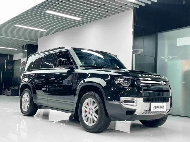 Land Rover Defender — Фото автомобиля 3