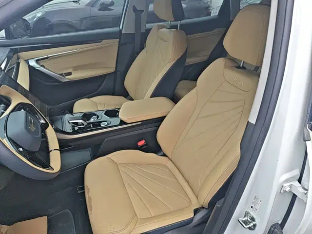 Geely Boyue L — Фото автомобиля 14