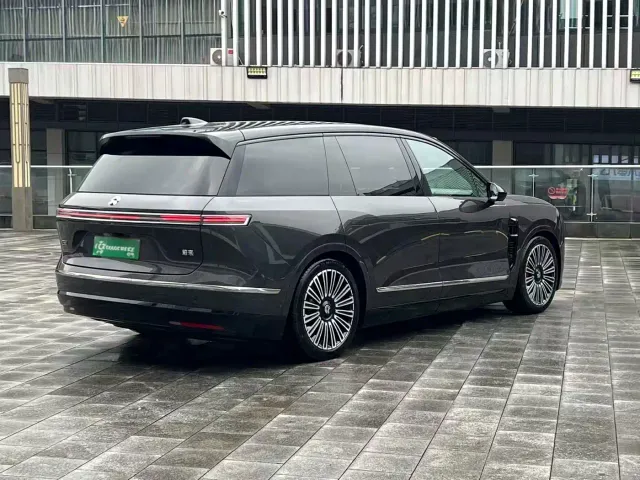 Nio ES8 — Фото автомобиля 7