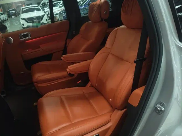 Li Auto L9 — Фото автомобиля 16