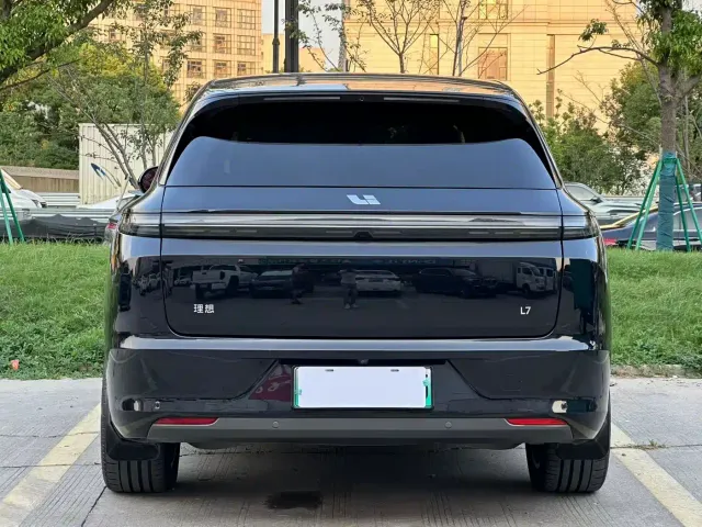 Li Auto L7 — Фото автомобиля 8