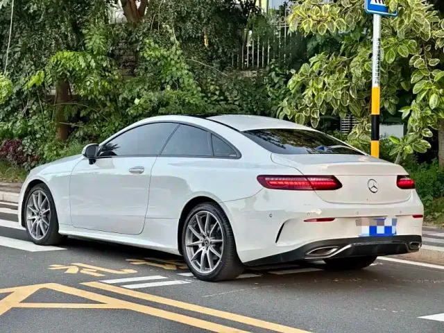 Mercedes-Benz E-Class — Фото автомобиля 8