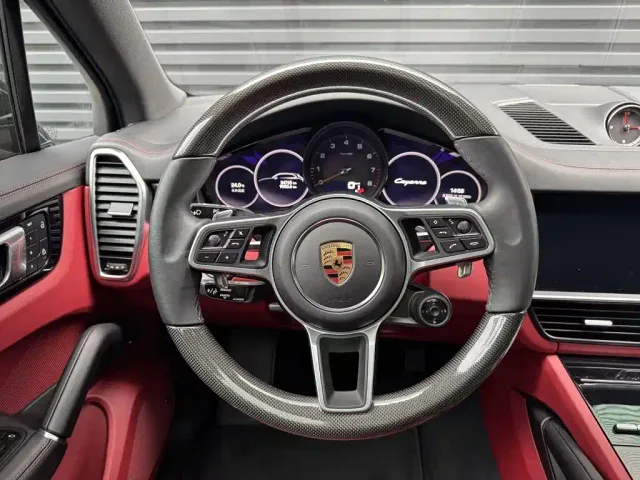 Porsche Cayenne — Фото автомобиля 4