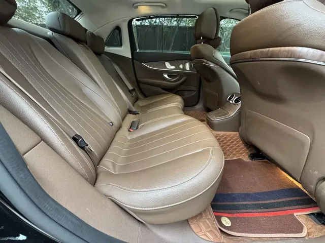 Mercedes-Benz E-Class — Фото автомобиля 14