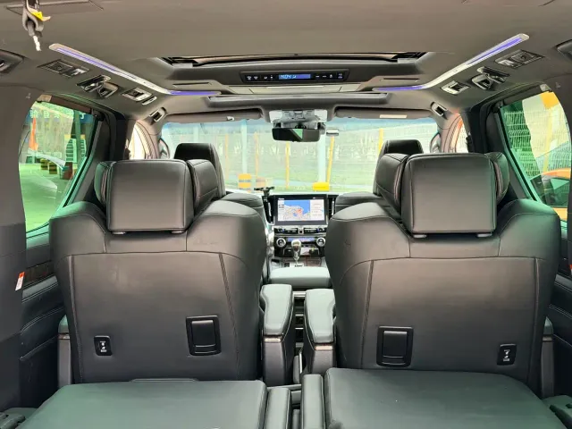 Toyota Alphard — Фото автомобиля 21