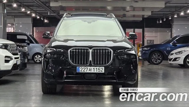 Фотография автомобиля — BMW X7 G07